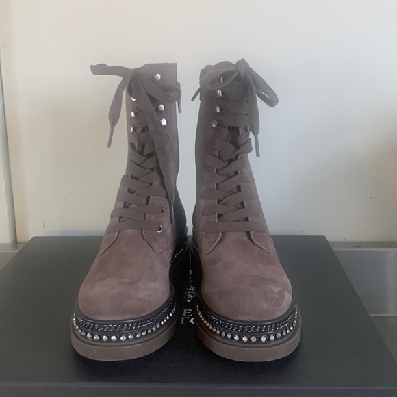 VINCE CAMUTO
Women's Branda Lace Up Booties